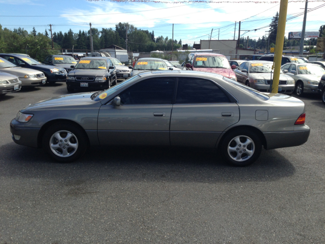 Lexus ES 300 1998 photo 2