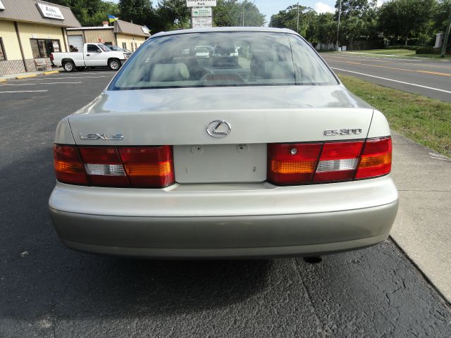 Lexus ES 300 1998 photo 10