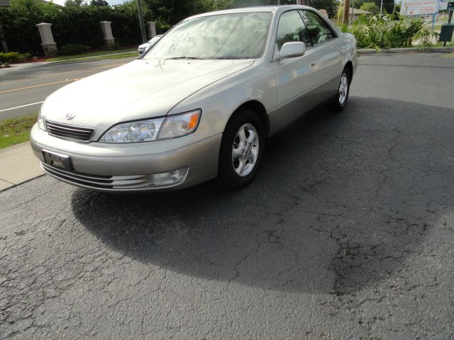 Lexus ES 300 1998 photo 11