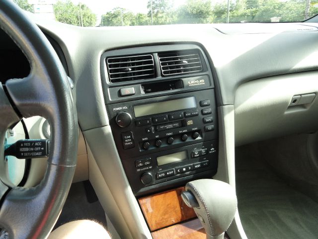 Lexus ES 300 1998 photo 3