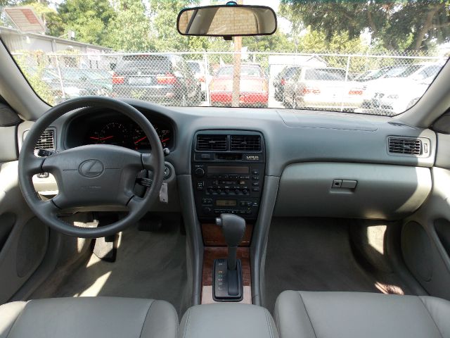 Lexus ES 300 1998 photo 1