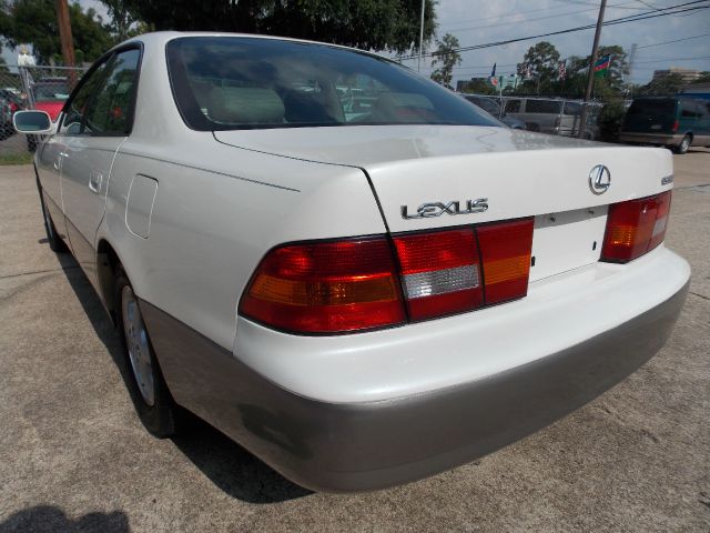 Lexus ES 300 1998 photo 3