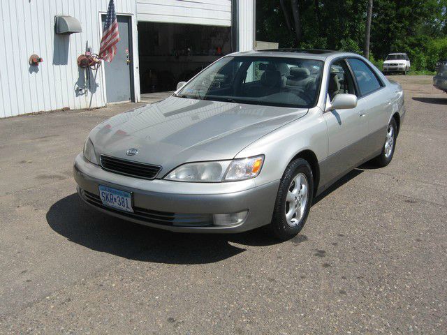 Lexus ES 300 Base Sedan