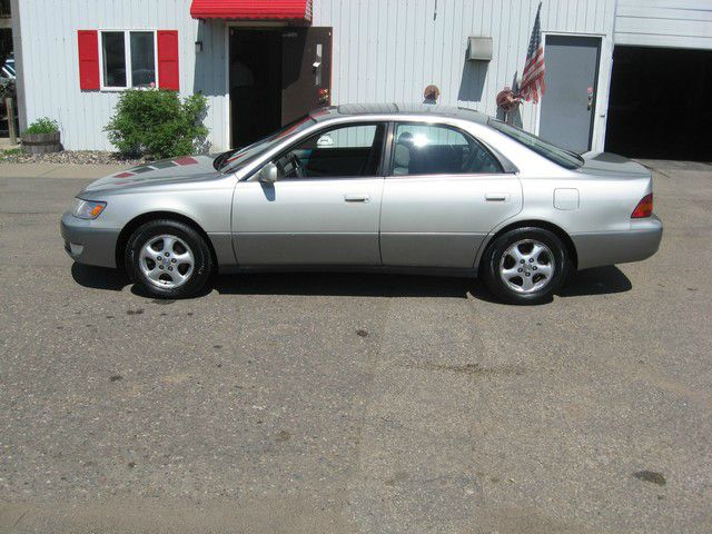 Lexus ES 300 1998 photo 1