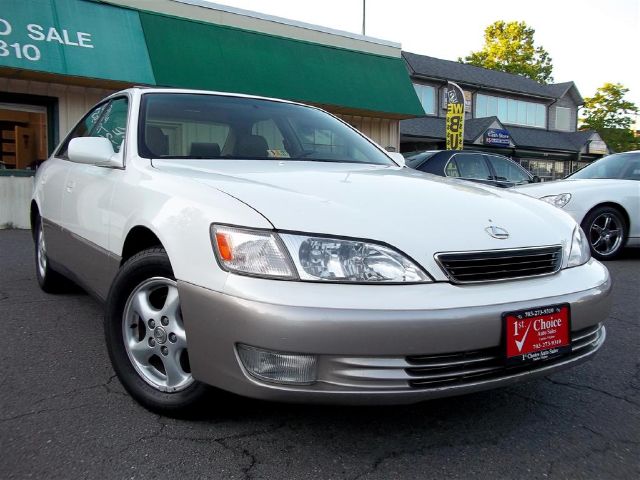 Lexus ES 300 Unknown Sedan