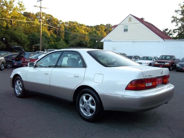 Lexus ES 300 1998 photo 1