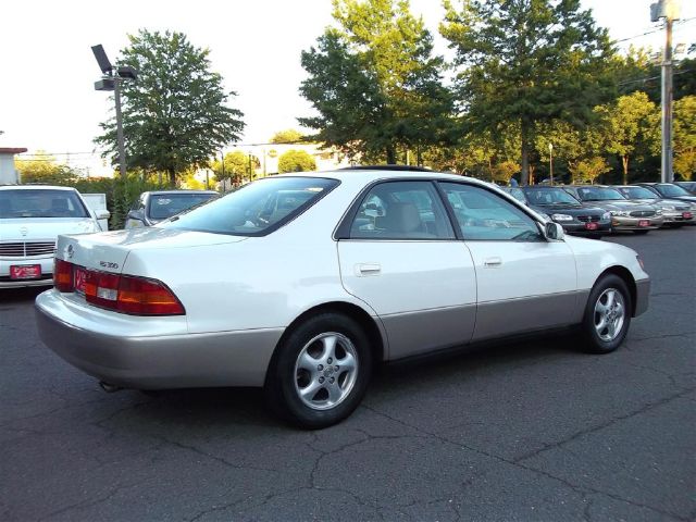 Lexus ES 300 1998 photo 4