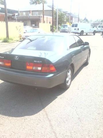 Lexus ES 300 1998 photo 1