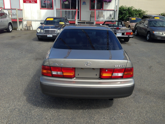 Lexus ES 300 1998 photo 2