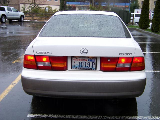 Lexus ES 300 1999 photo 3