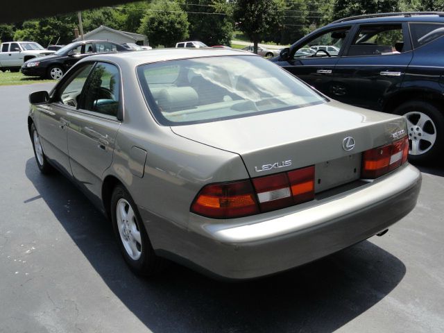 Lexus ES 300 Unknown Sedan