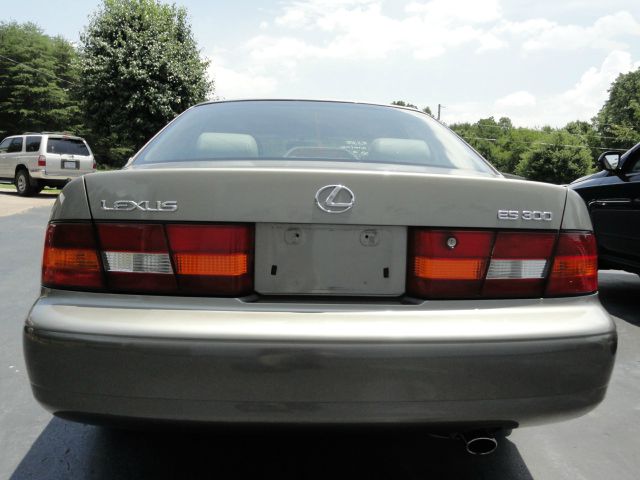 Lexus ES 300 1999 photo 3