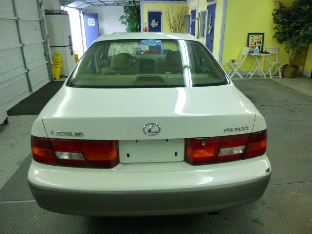 Lexus ES 300 1999 photo 4