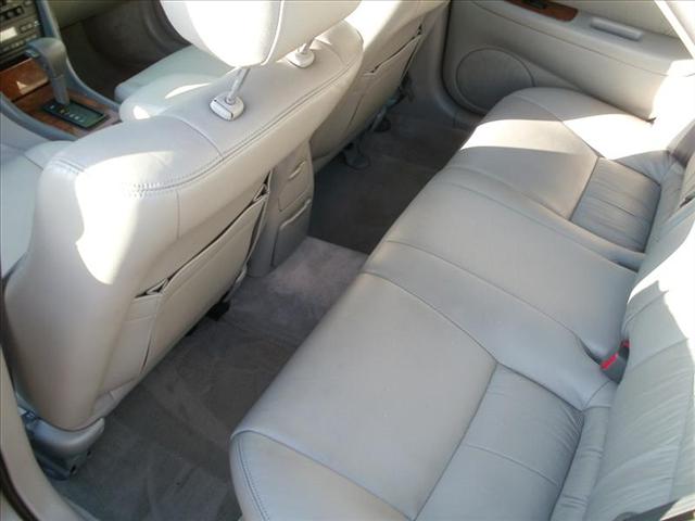 Lexus ES 300 1999 photo 2