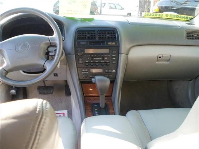 Lexus ES 300 1999 photo 4