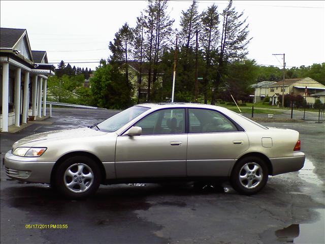 Lexus ES 300 1999 photo 2