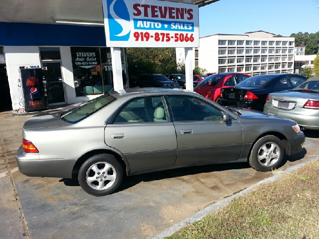 Lexus ES 300 1999 photo 2