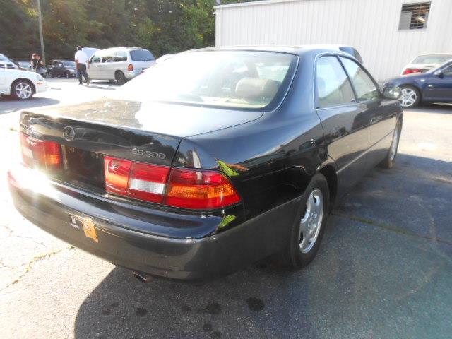 Lexus ES 300 1999 photo 1