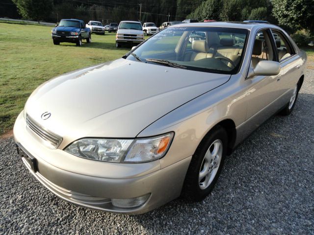 Lexus ES 300 1999 photo 2