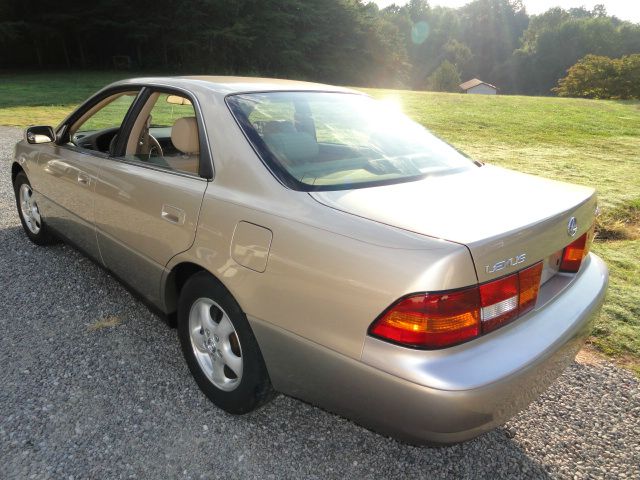 Lexus ES 300 1999 photo 3