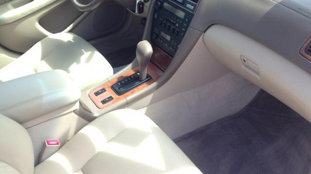 Lexus ES 300 1999 photo 4