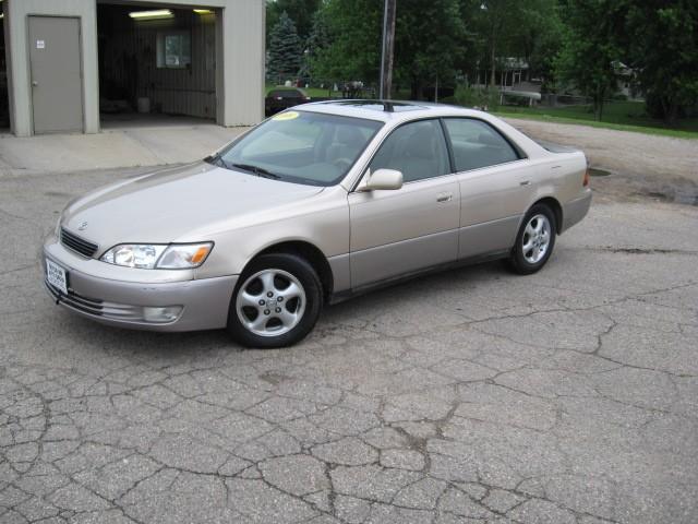 Lexus ES 300 4dr 2WD Ultimate Sedan