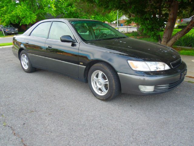 Lexus ES 300 Base Sedan