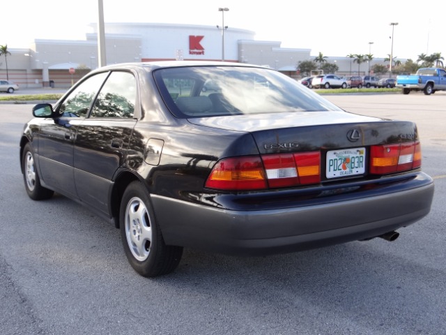 Lexus ES 300 1999 photo 4