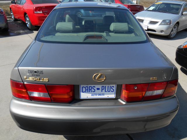 Lexus ES 300 1999 photo 2