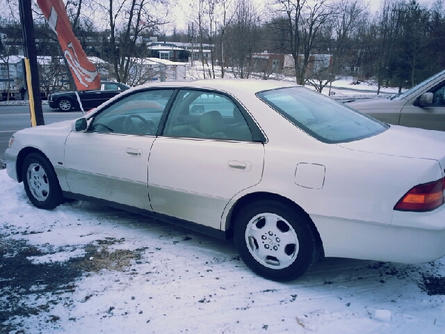 Lexus ES 300 1999 photo 3