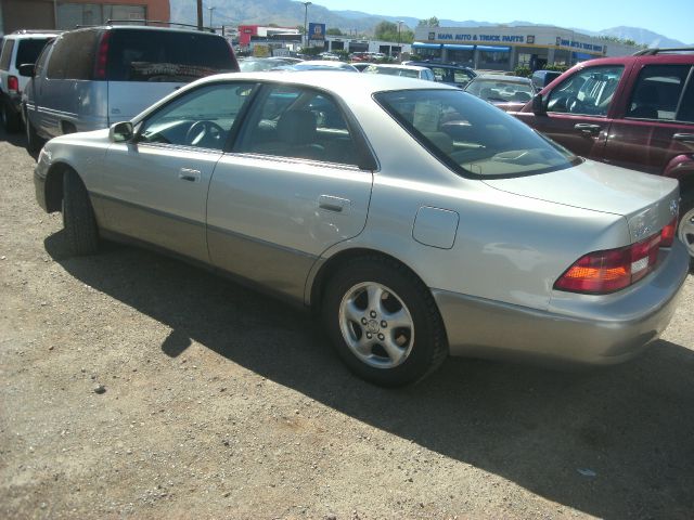 Lexus ES 300 1999 photo 2