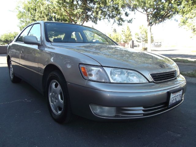 Lexus ES 300 1999 photo 2