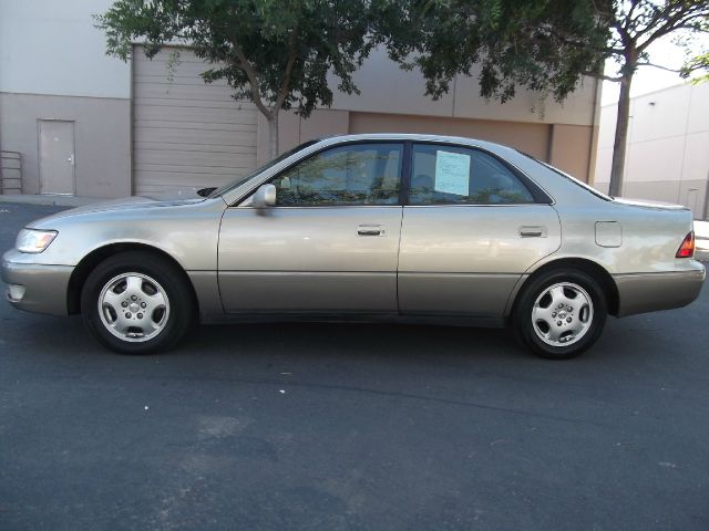 Lexus ES 300 1999 photo 4