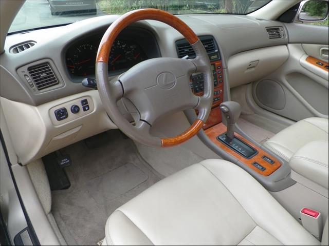 Lexus ES 300 2000 photo 3