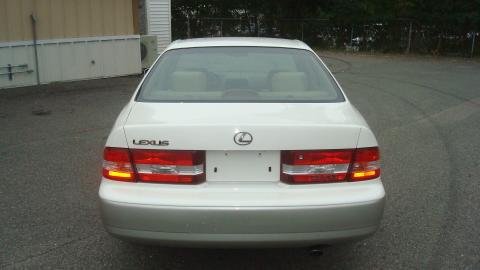 Lexus ES 300 2000 photo 2