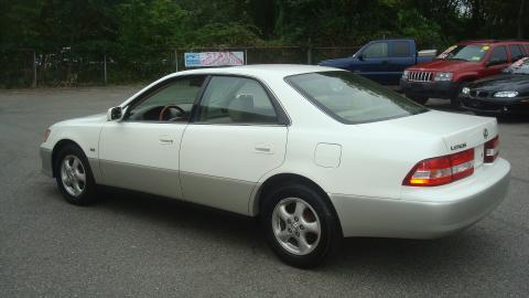 Lexus ES 300 2000 photo 3