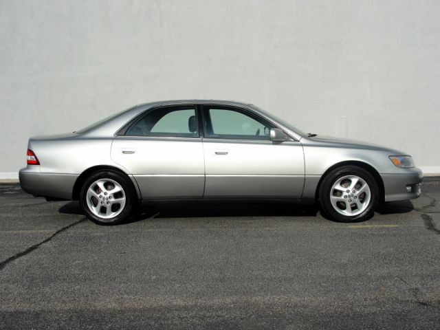 Lexus ES 300 2000 photo 2