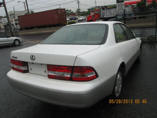 Lexus ES 300 2000 photo 11