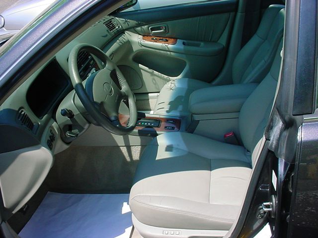 Lexus ES 300 Base Sedan