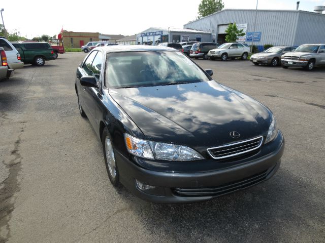 Lexus ES 300 Base Sedan