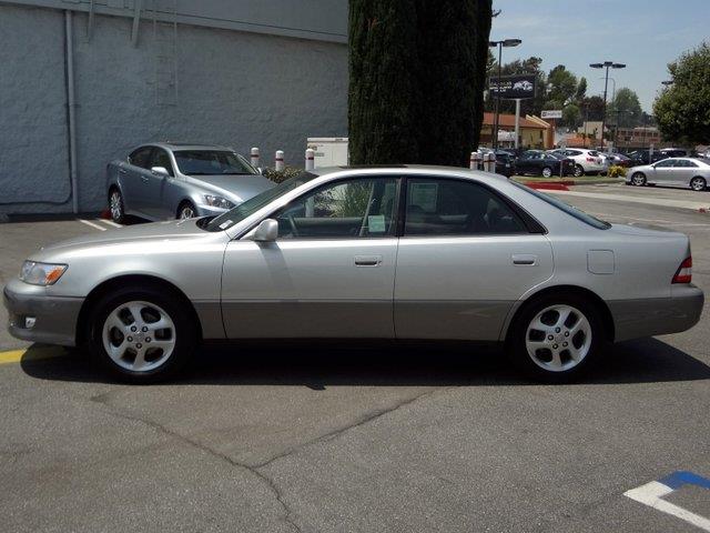 Lexus ES 300 2001 photo 2