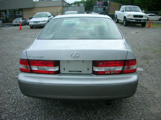 Lexus ES 300 2001 photo 2