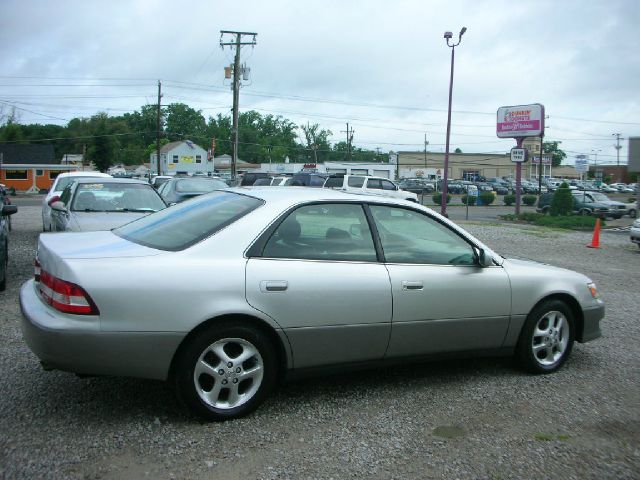 Lexus ES 300 2001 photo 4