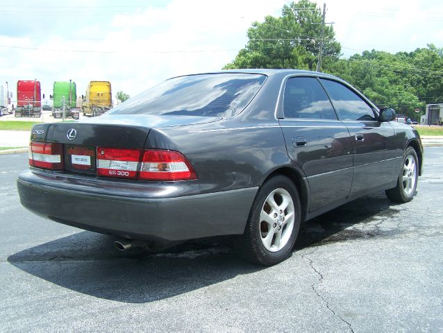 Lexus ES 300 2001 photo 2