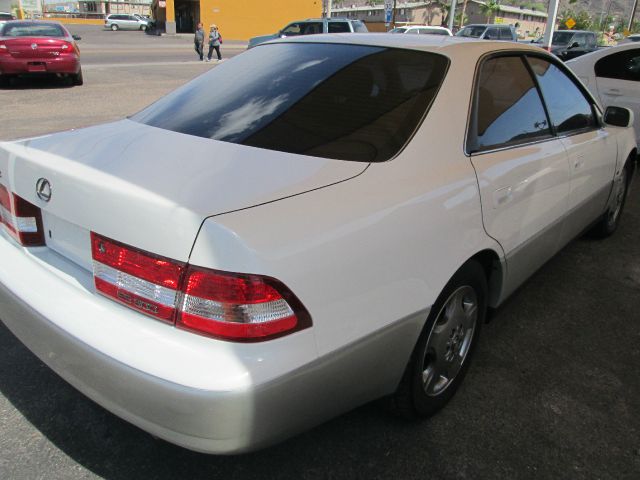 Lexus ES 300 2001 photo 2