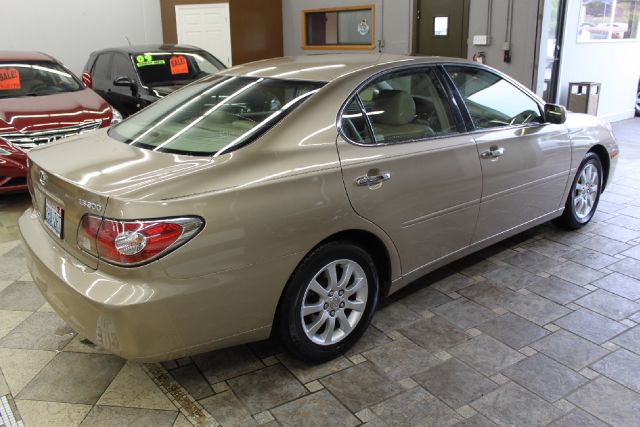 Lexus ES 300 2002 photo 14