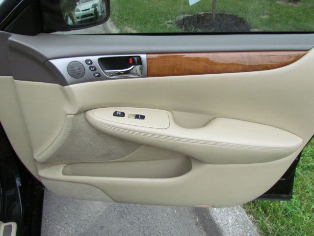 Lexus ES 330 2005 photo 11