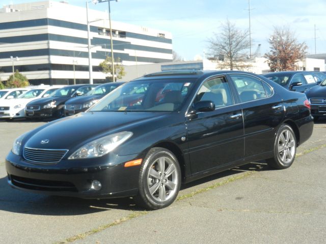 Lexus ES 330 Base Unspecified