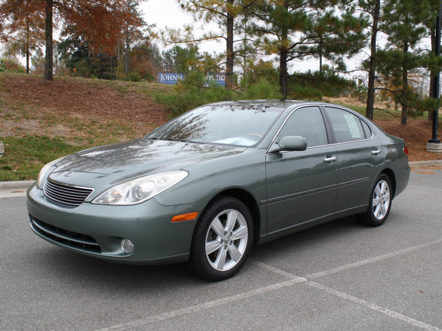 Lexus ES 330 Base Unspecified