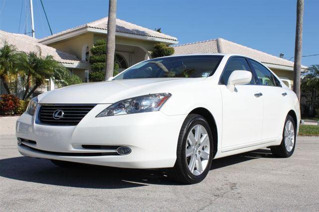 Lexus ES 350 LE CREW CAB 4WD Sedan